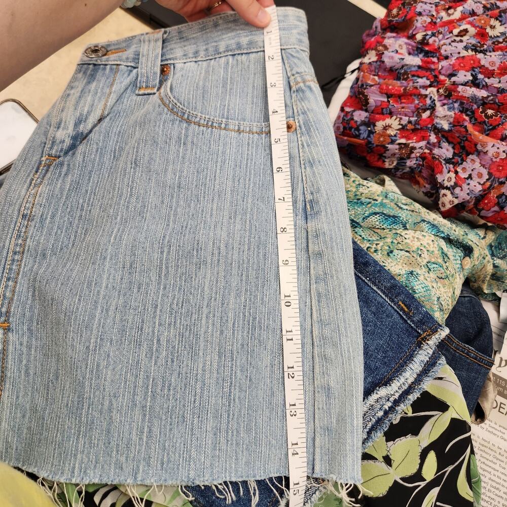 Levi's superlow 518 raw hem mini skirt 9 - Picture 5 of 5